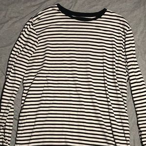 Longsleeve black & white striped tee